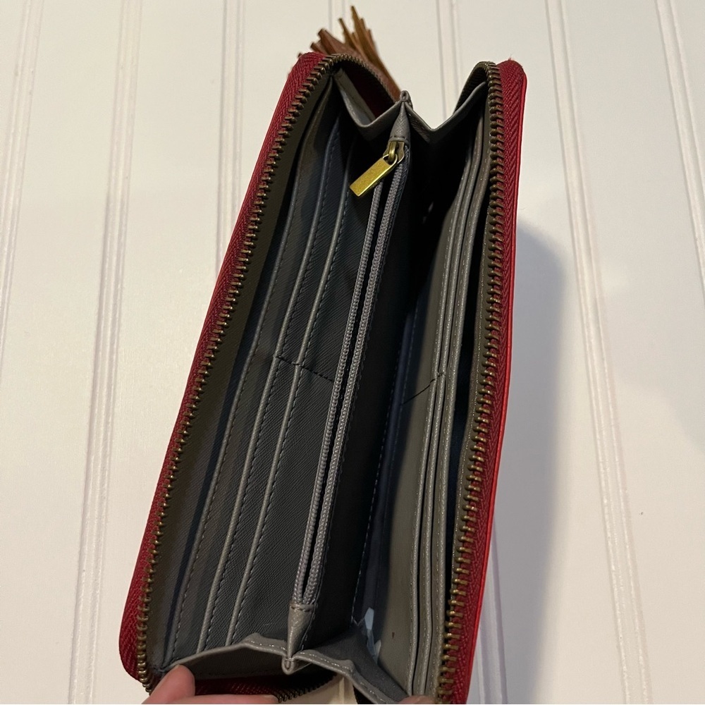 Fossil Tara Brick Red Leather Zip Around Clutch Wallet Tassel Organizer - Picture 6 of 6